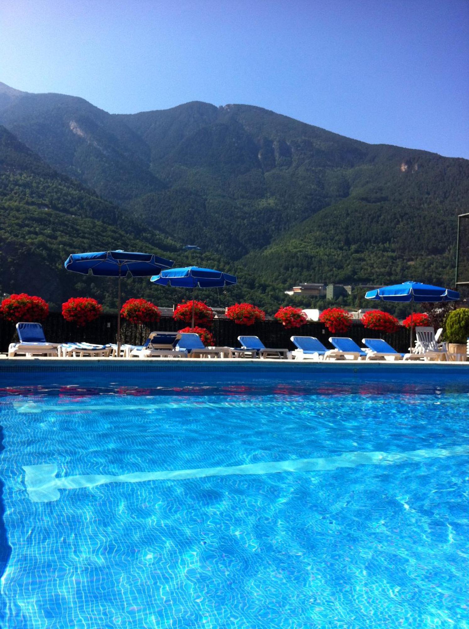 Hotel Pyrenees Andorra la Vella Ngoại thất bức ảnh